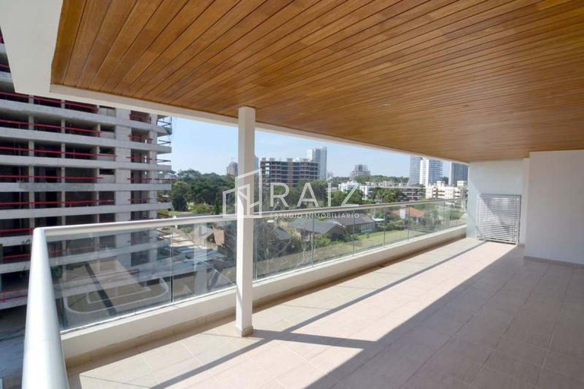 Apartamento ID.1682 - Amplia planta de 2 dormitorios y medio