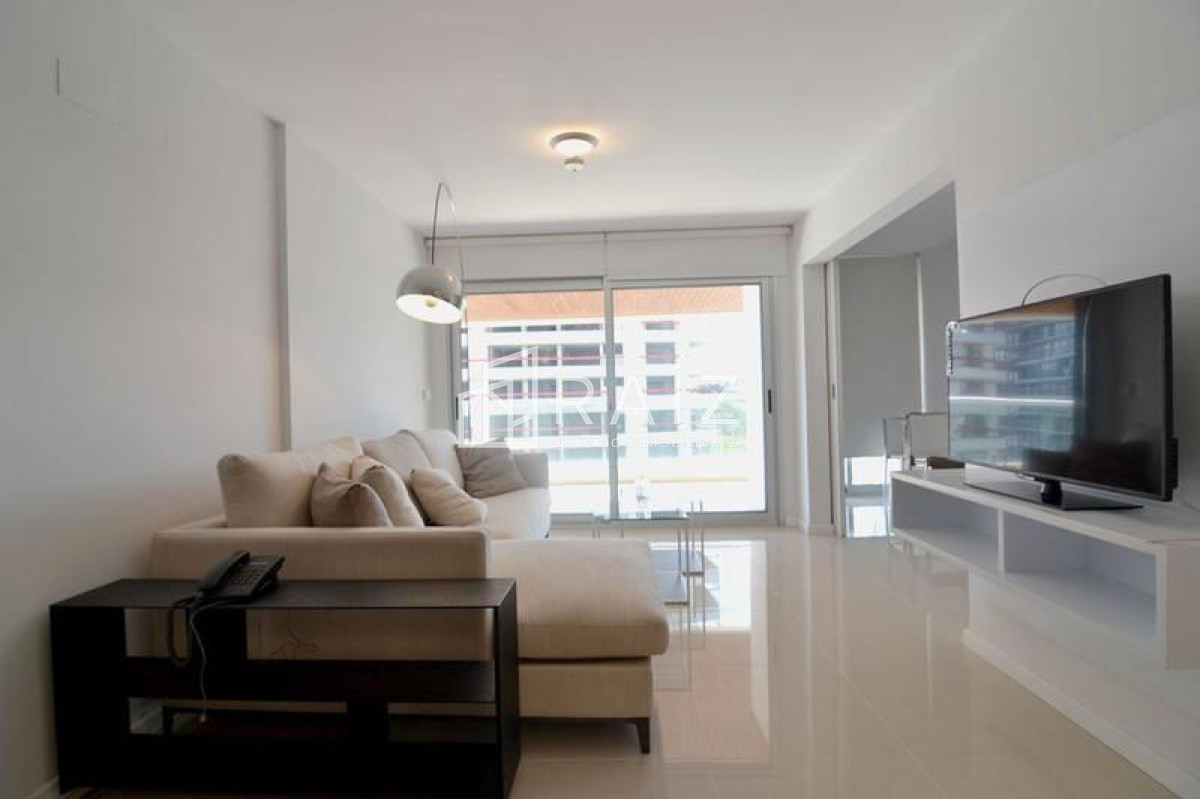 Apartamento ID.1682 - Amplia planta de 2 dormitorios y medio