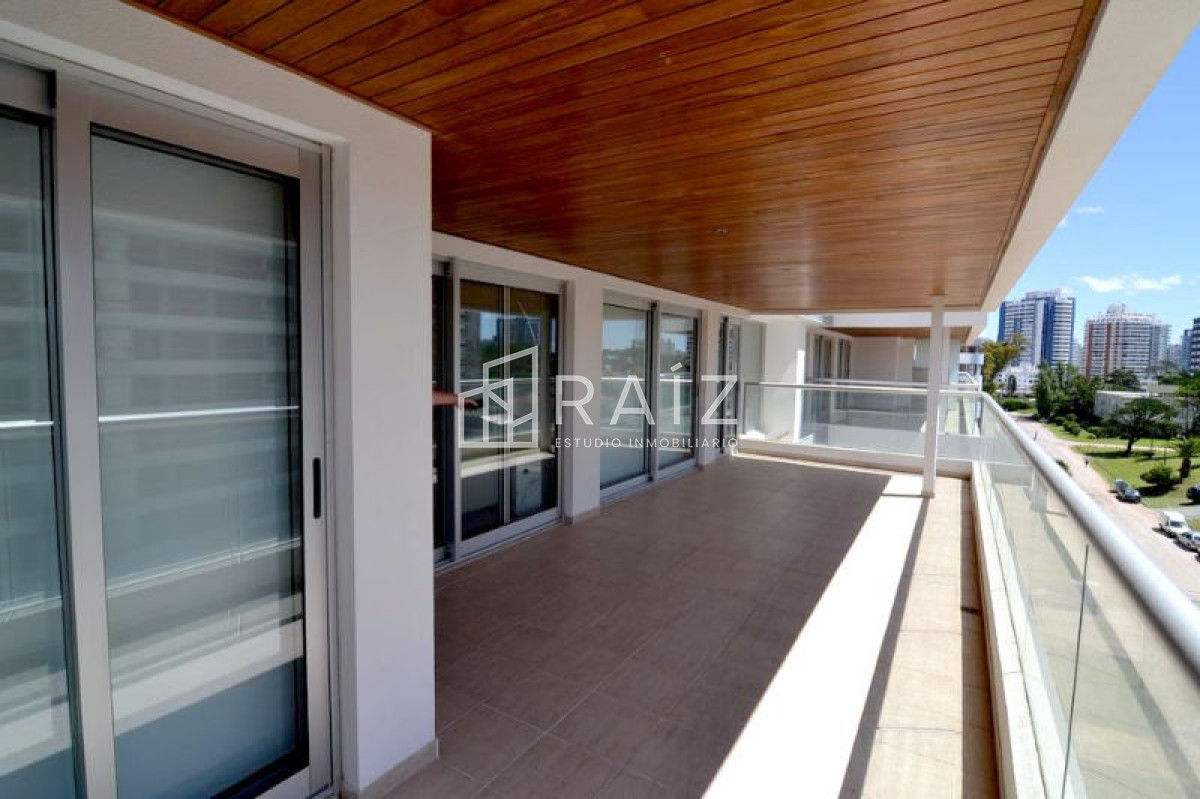 Apartamento ID.1682 - Amplia planta de 2 dormitorios y medio