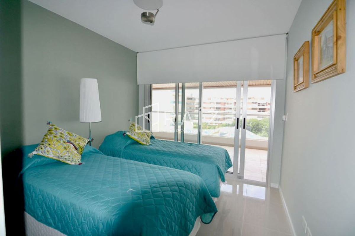 Apartamento ID.1682 - Amplia planta de 2 dormitorios y medio