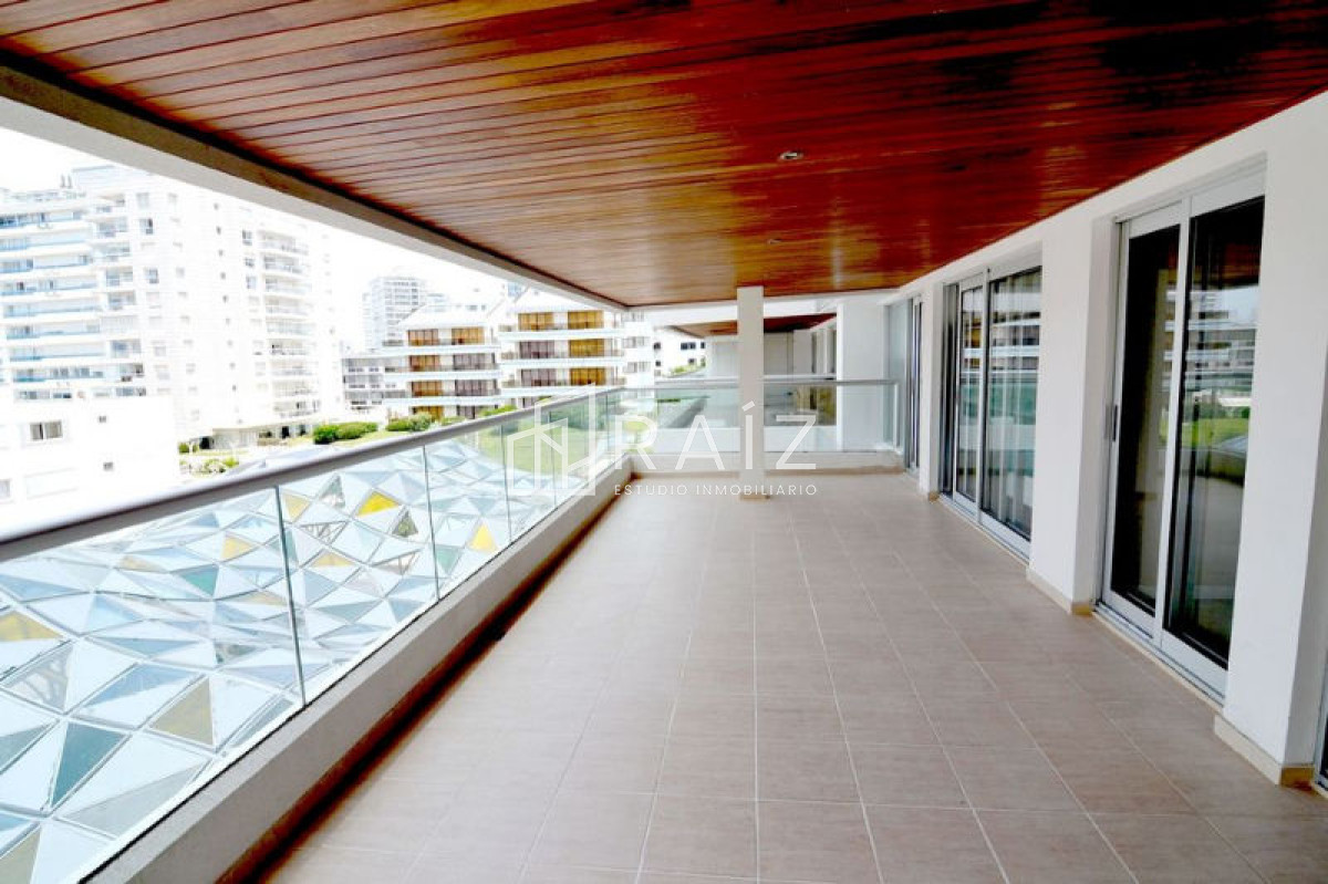 Apartamento ID.1682 - Amplia planta de 2 dormitorios y medio