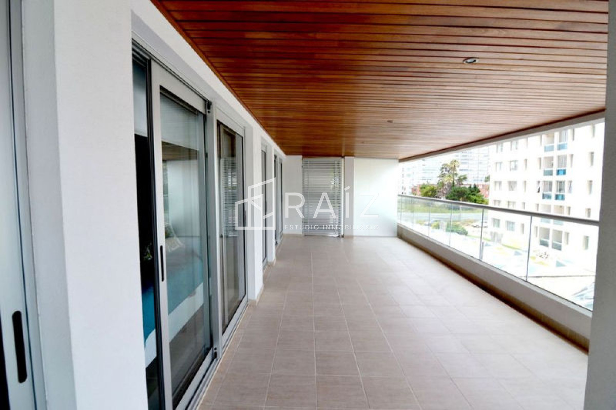 Apartamento ID.1682 - Amplia planta de 2 dormitorios y medio