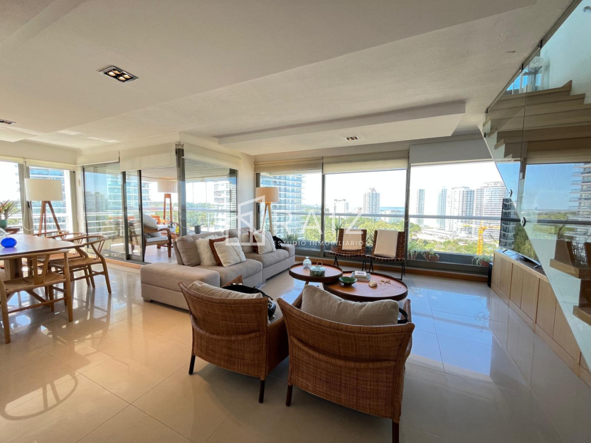 Apartamento ID.11918 - VENTA PENTHOUSE 4 DORMITORIOS BRAVA