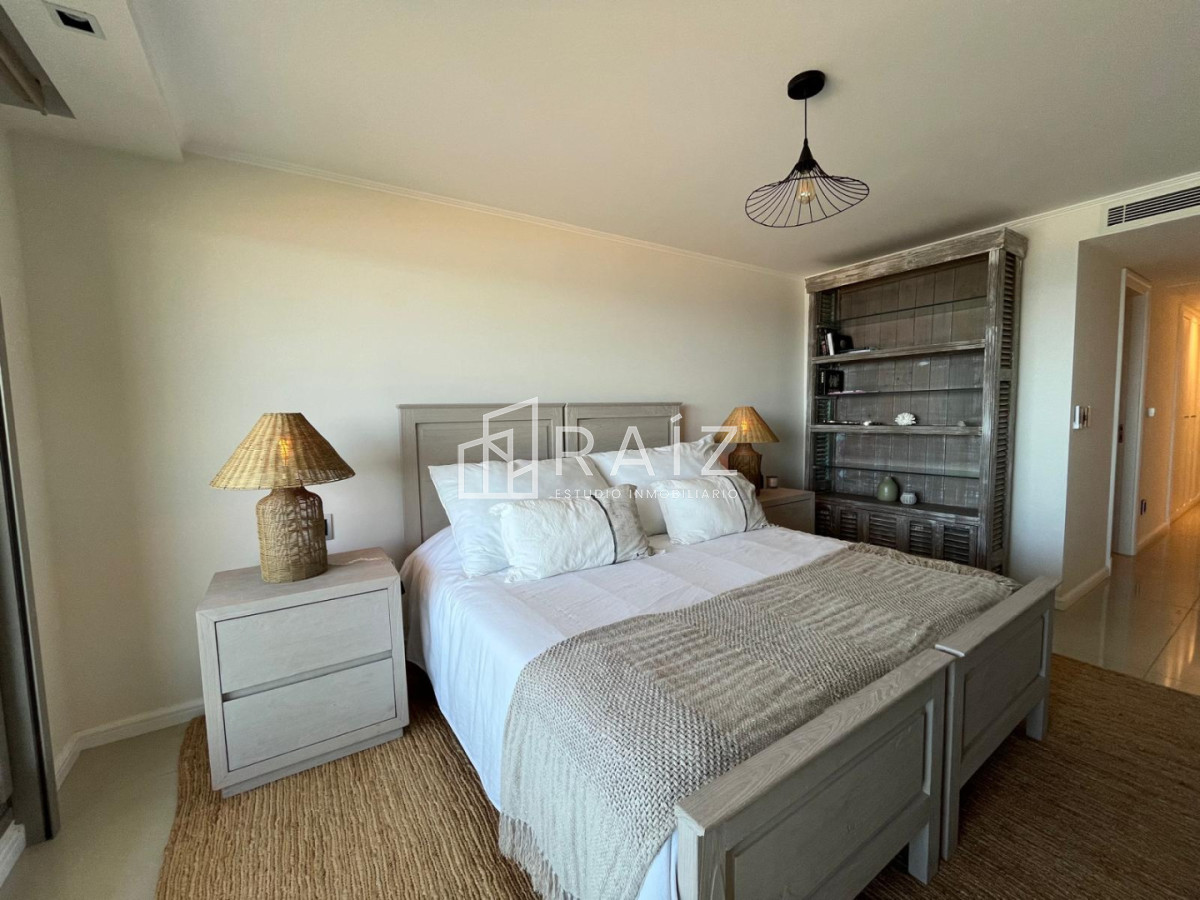 Apartamento ID.11858 - VENTA APARTAMENTO 4 DORMITORIOS + DEPENDECIA Y GYM PROPIO PLAYA BRAVA