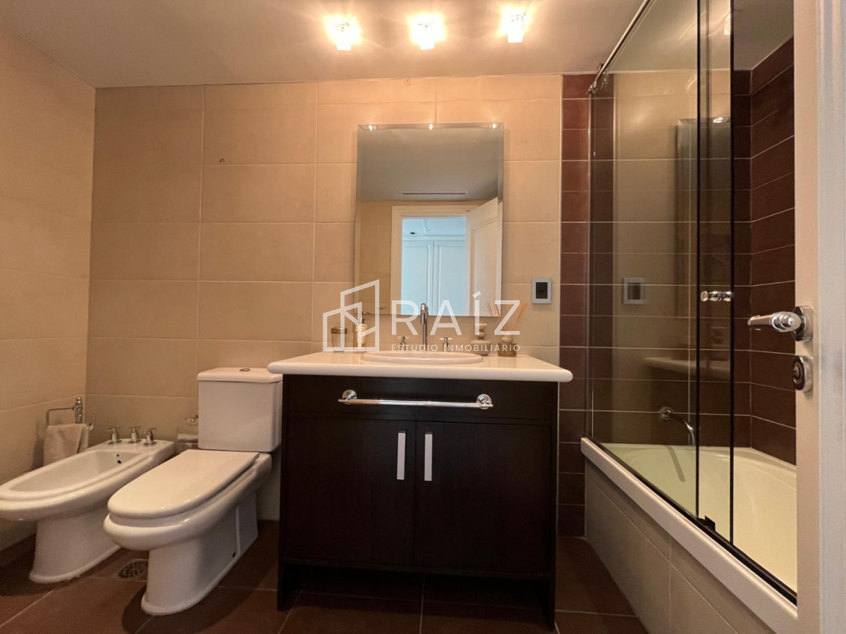 Apartamento ID.11858 - VENTA APARTAMENTO 4 DORMITORIOS + DEPENDECIA Y GYM PROPIO PLAYA BRAVA