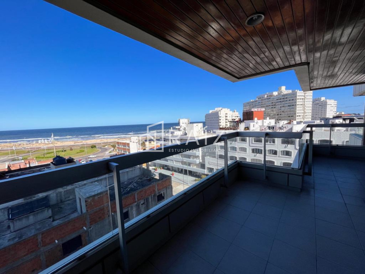 Apartamento ID.5854 - APARTAMENTO 3 DORMITORIOS Y DEPENDENCIA PRIMERA LINEA MANSA