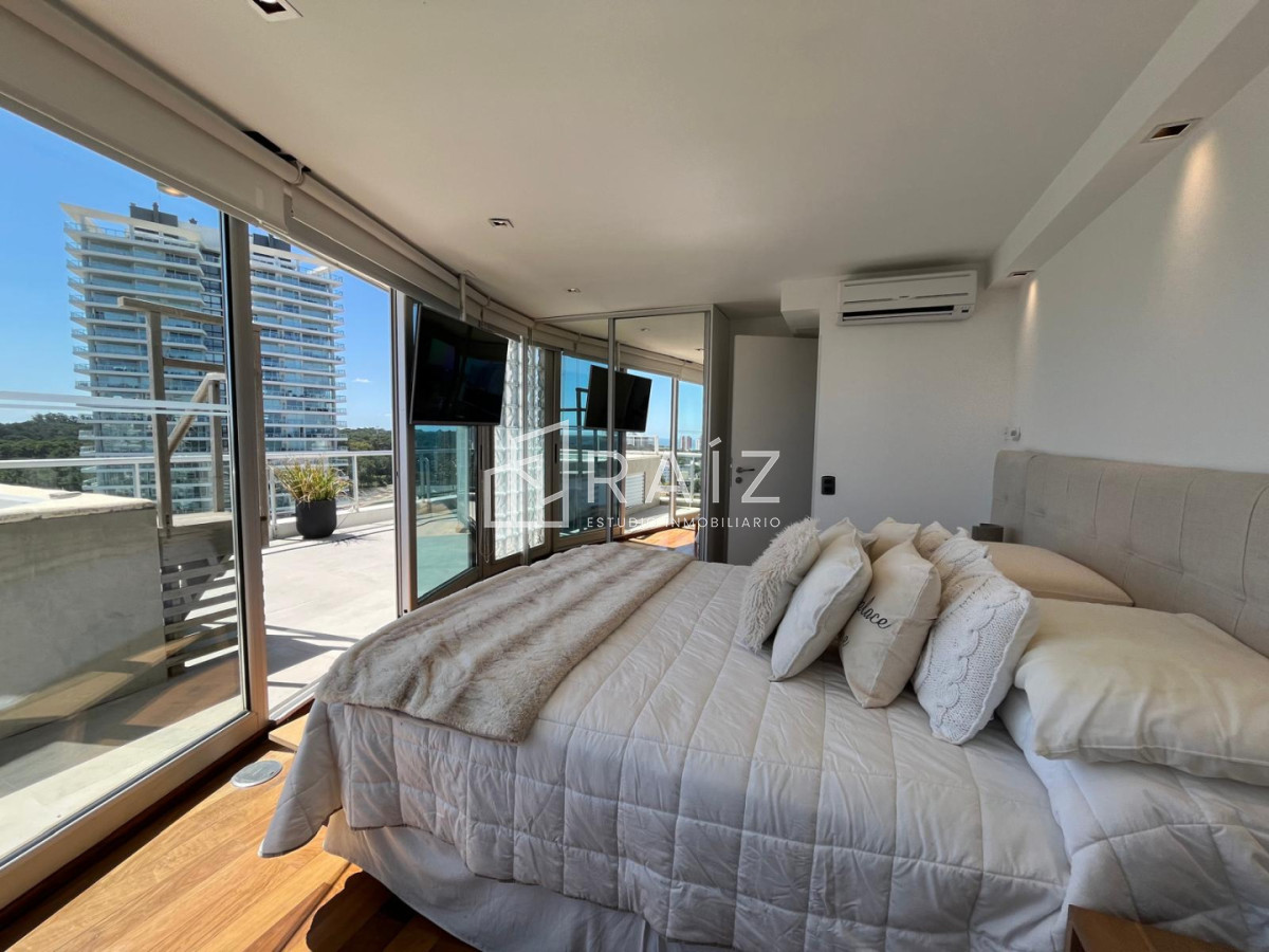 Apartamento ID.11918 - VENTA PENTHOUSE 4 DORMITORIOS BRAVA