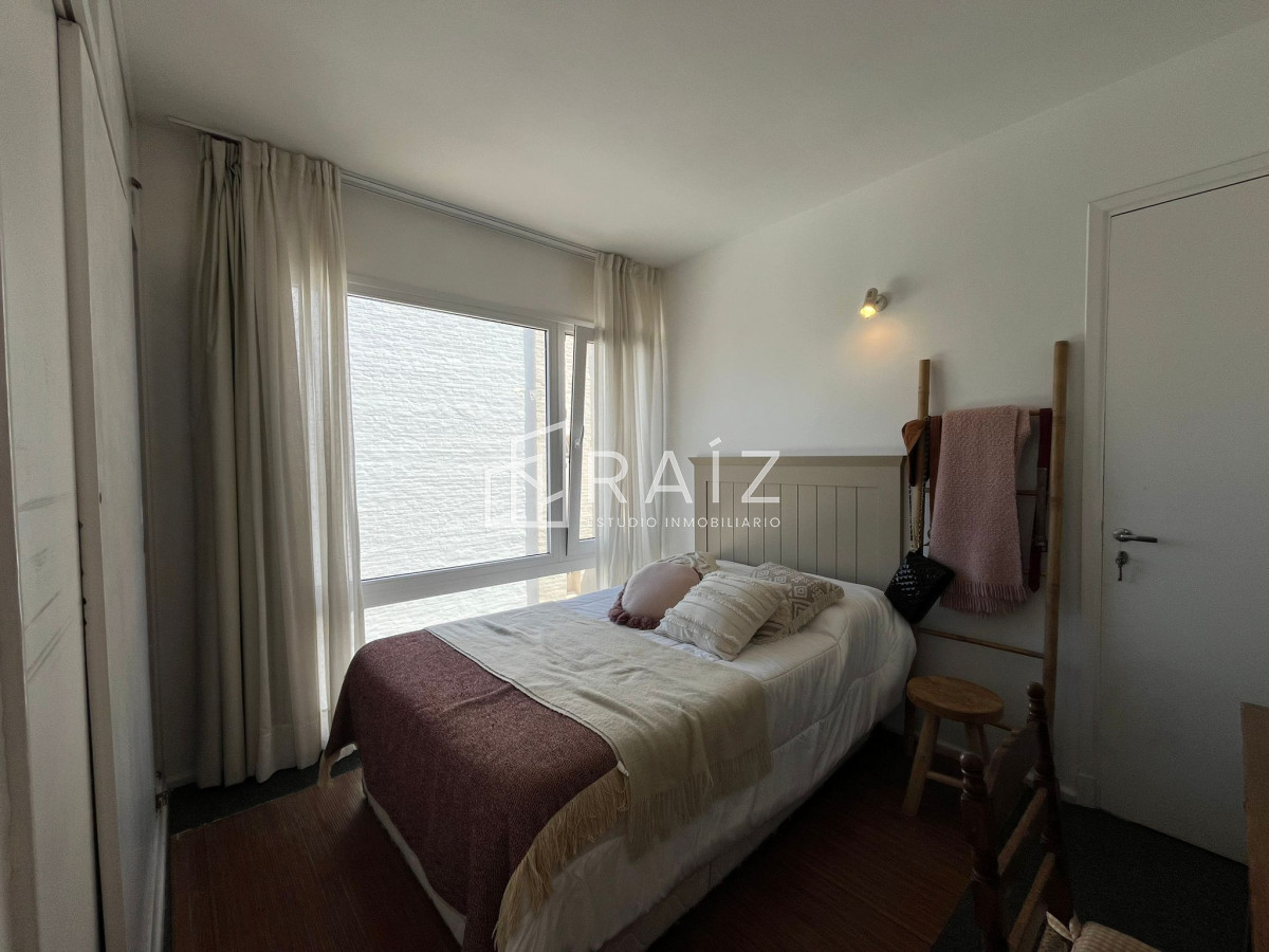 Apartamento ID.8070 - APARTAMENTO EN VENTA 3 DORMITORIOS  2 BAÑOS GARAGE PENINSULA