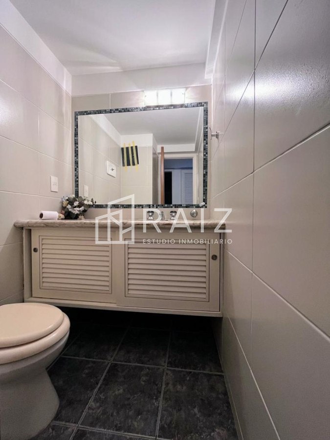 Apartamento ID.5854 - APARTAMENTO 3 DORMITORIOS Y DEPENDENCIA PRIMERA LINEA MANSA