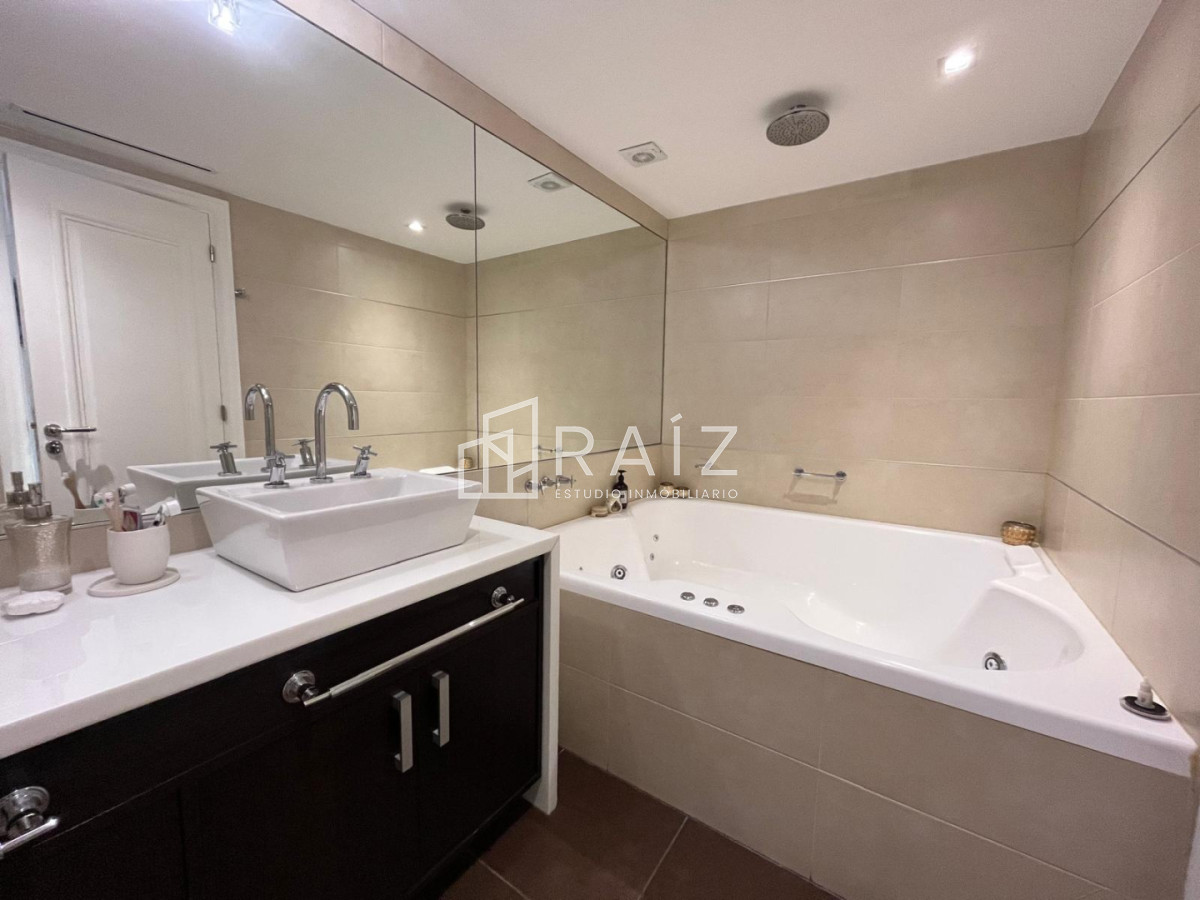 Apartamento ID.11858 - VENTA APARTAMENTO 4 DORMITORIOS + DEPENDECIA Y GYM PROPIO PLAYA BRAVA