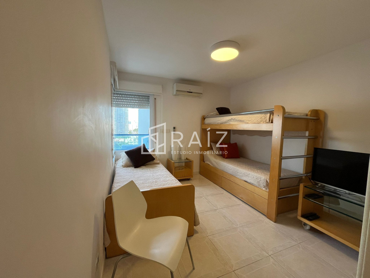 Apartamento ID.1673 - APARTAMENTO EN VENTA 3 DORMITORIOS y DEPENDENCIA PLAYA MANSA