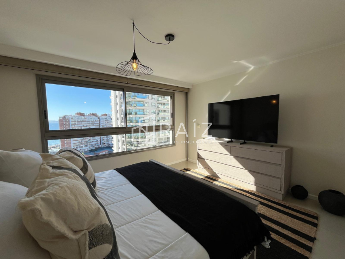 Apartamento ID.11858 - VENTA APARTAMENTO 4 DORMITORIOS + DEPENDECIA Y GYM PROPIO PLAYA BRAVA