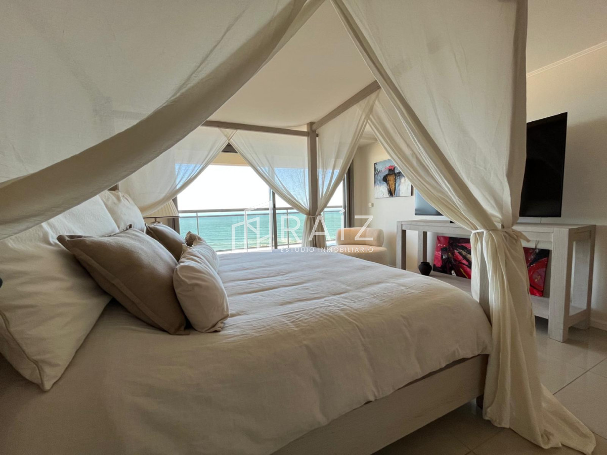 Apartamento ID.11858 - VENTA APARTAMENTO 4 DORMITORIOS + DEPENDECIA Y GYM PROPIO PLAYA BRAVA