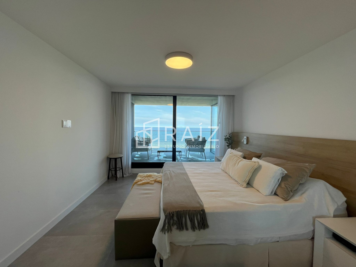 Apartamento ID.10561 - APARTAMENTO 3 DORMITORIOS ALQUILER ANUAL MANSA - EDIFICIO DE EXCELENTE CATEGORIA