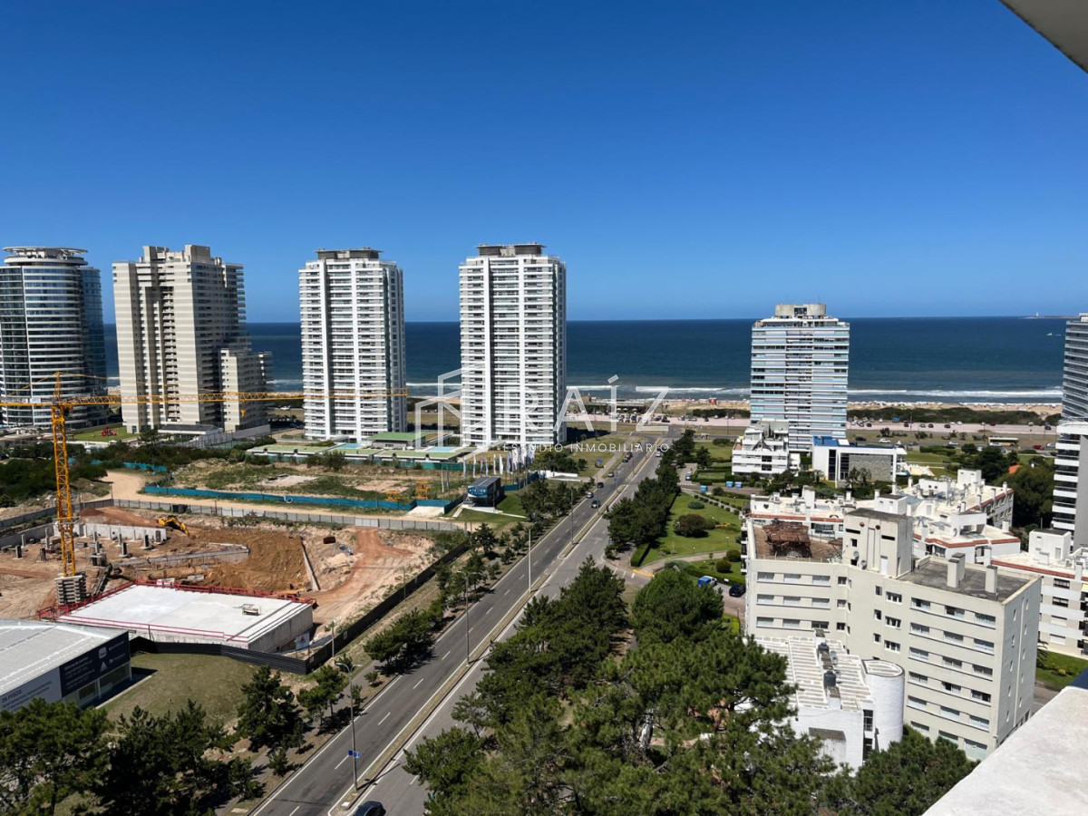 Apartamento ID.11918 - VENTA PENTHOUSE 4 DORMITORIOS BRAVA