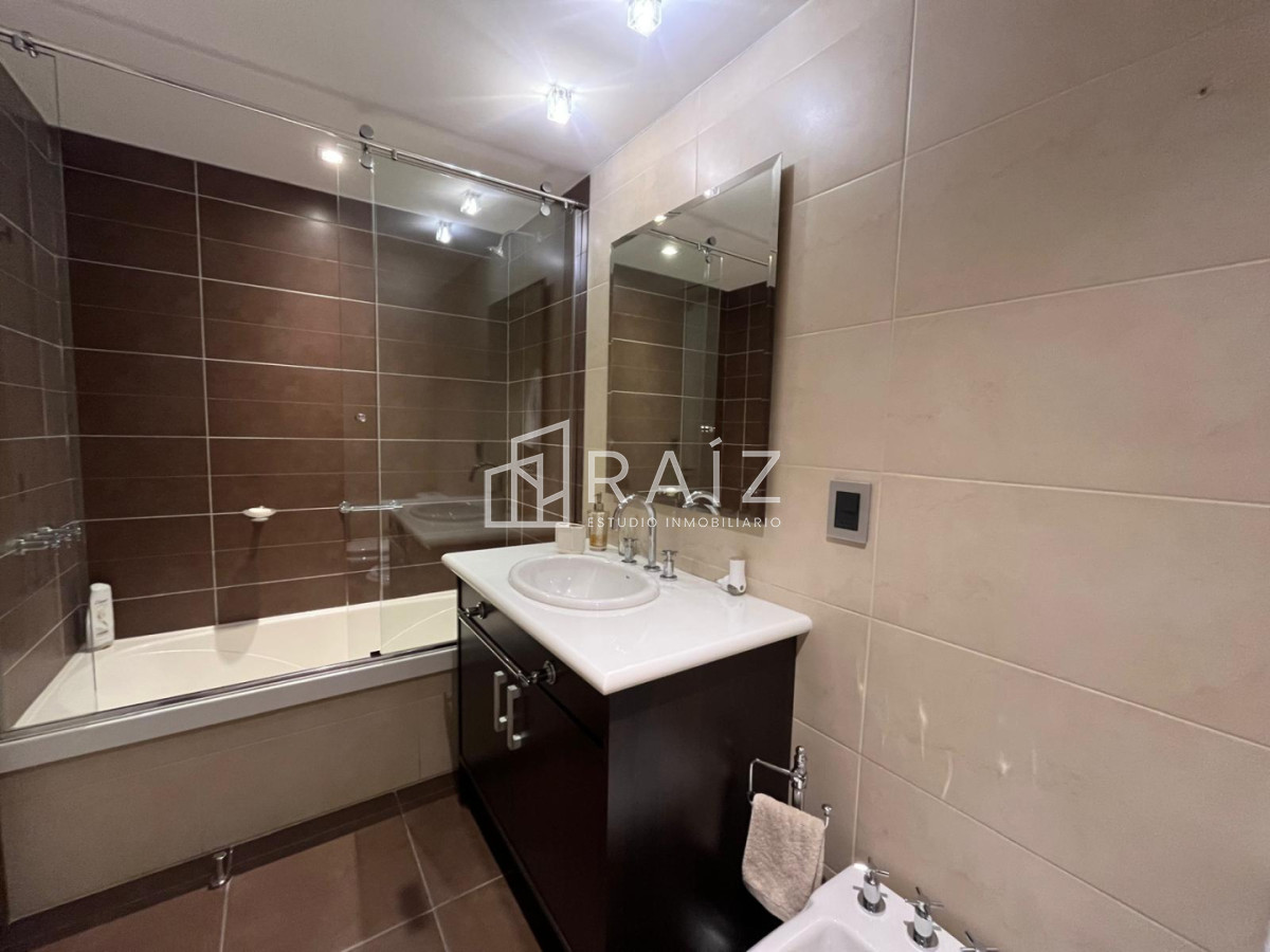 Apartamento ID.11858 - VENTA APARTAMENTO 4 DORMITORIOS + DEPENDECIA Y GYM PROPIO PLAYA BRAVA