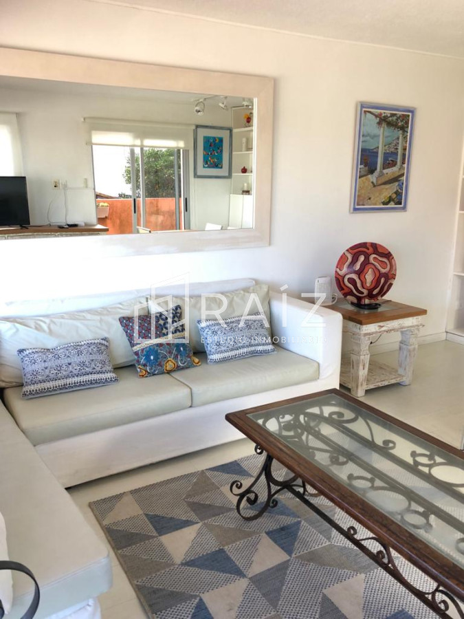Apartamento ID.87 - Disponible en venta, amplia planta con  vista al mar.