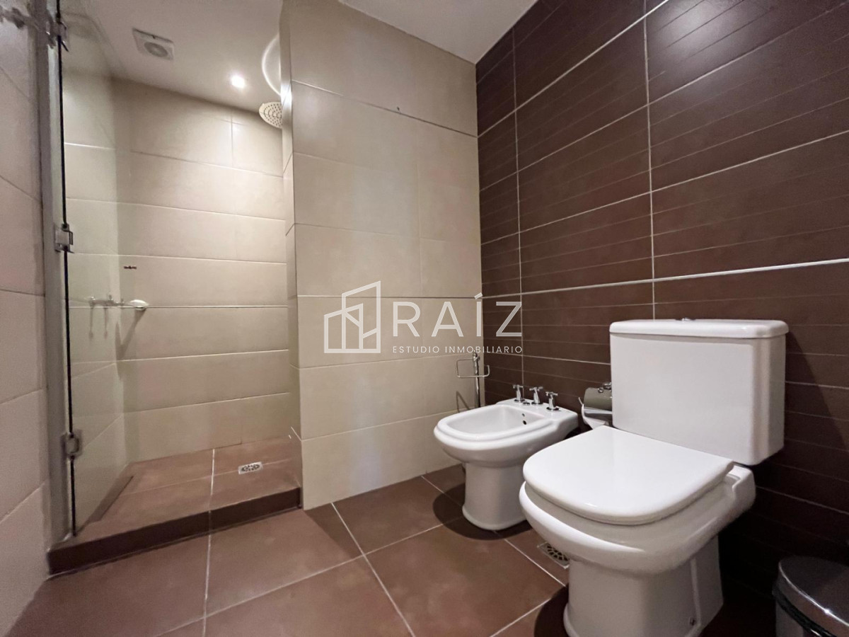 Apartamento ID.11858 - VENTA APARTAMENTO 4 DORMITORIOS + DEPENDECIA Y GYM PROPIO PLAYA BRAVA