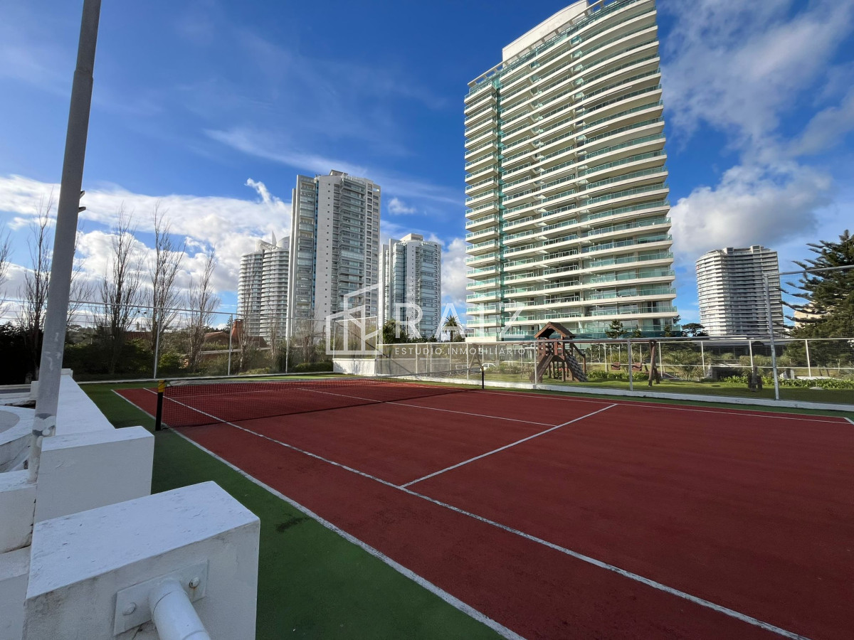 Apartamento ID.1673 - APARTAMENTO EN VENTA 3 DORMITORIOS y DEPENDENCIA PLAYA MANSA