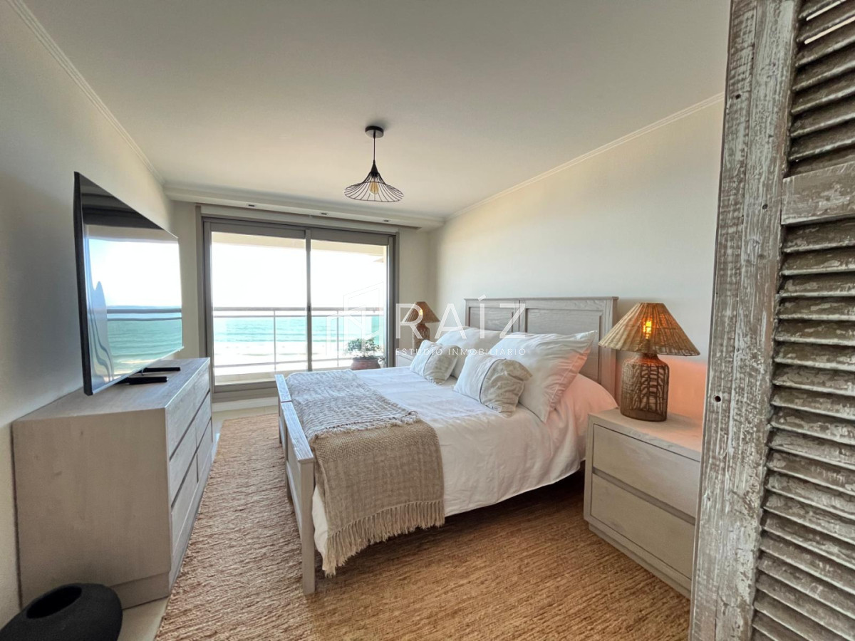 Apartamento ID.11858 - VENTA APARTAMENTO 4 DORMITORIOS + DEPENDECIA Y GYM PROPIO PLAYA BRAVA