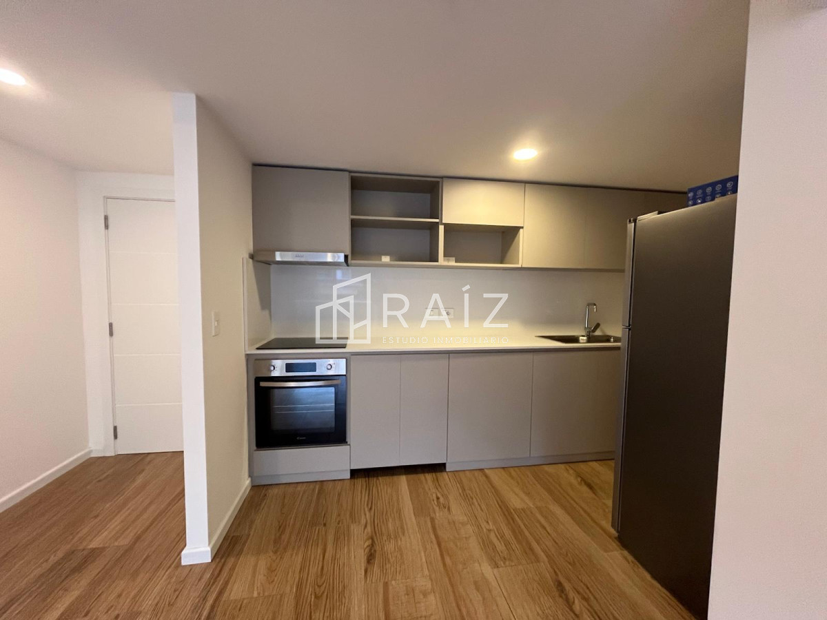 Apartamento ID.10551 - VENTA APARTAMENTO 2 DORMITORIOS MANSA-DOBLE GARAJE Y BAULERA