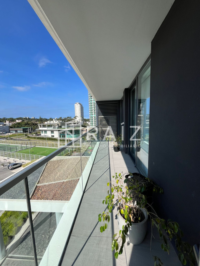 Apartamento ID.10561 - APARTAMENTO 3 DORMITORIOS ALQUILER ANUAL MANSA - EDIFICIO DE EXCELENTE CATEGORIA