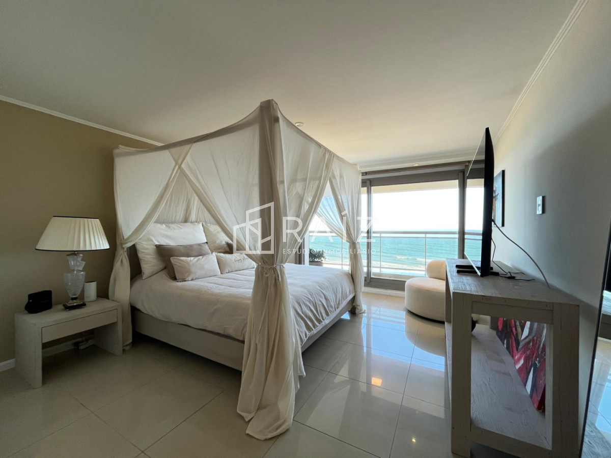 Apartamento ID.11858 - VENTA APARTAMENTO 4 DORMITORIOS + DEPENDECIA Y GYM PROPIO PLAYA BRAVA