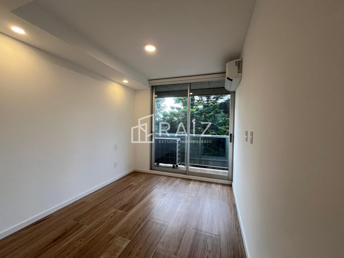 Apartamento ID.10551 - VENTA APARTAMENTO 2 DORMITORIOS MANSA-DOBLE GARAJE Y BAULERA