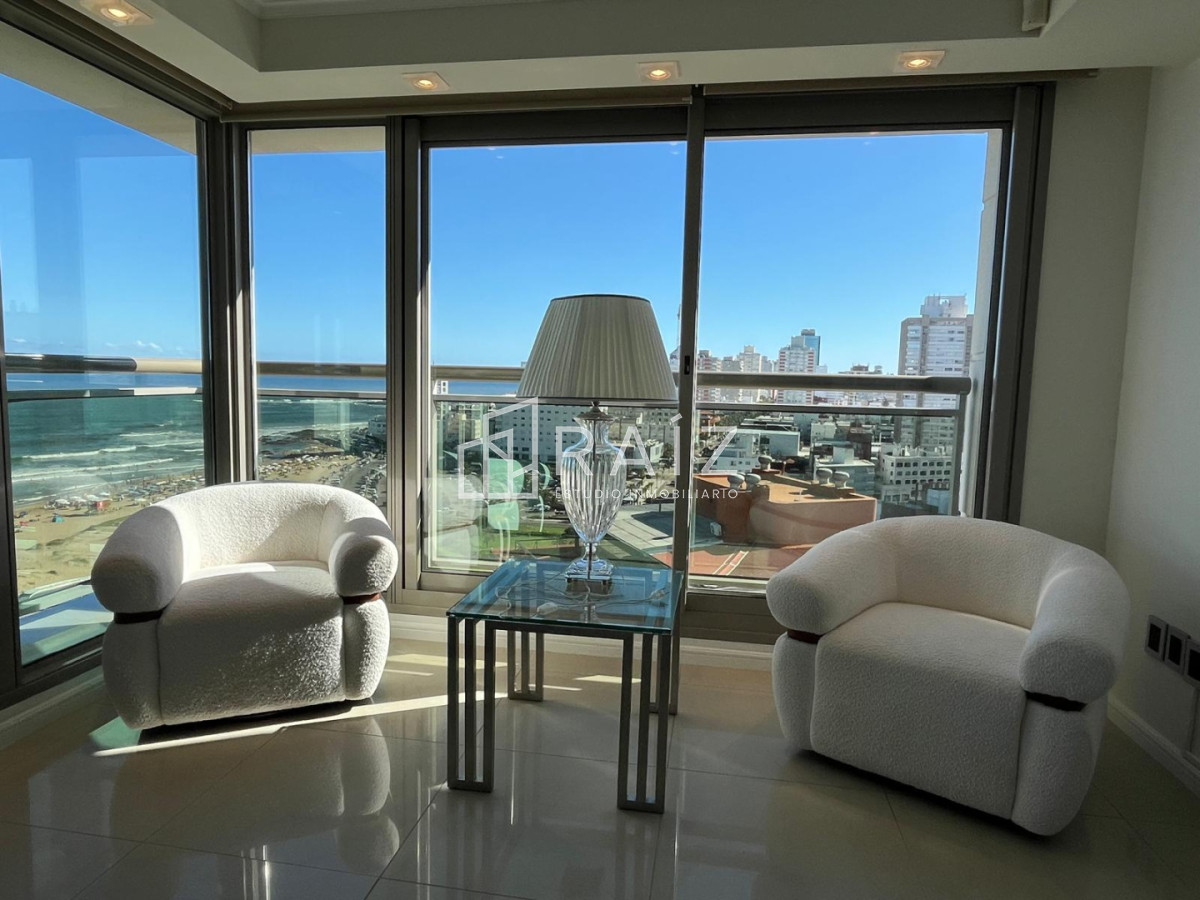 Apartamento ID.11858 - VENTA APARTAMENTO 4 DORMITORIOS + DEPENDECIA Y GYM PROPIO PLAYA BRAVA