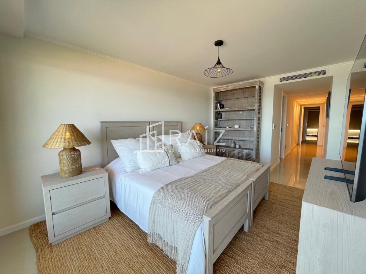 Apartamento ID.11858 - VENTA APARTAMENTO 4 DORMITORIOS + DEPENDECIA Y GYM PROPIO PLAYA BRAVA