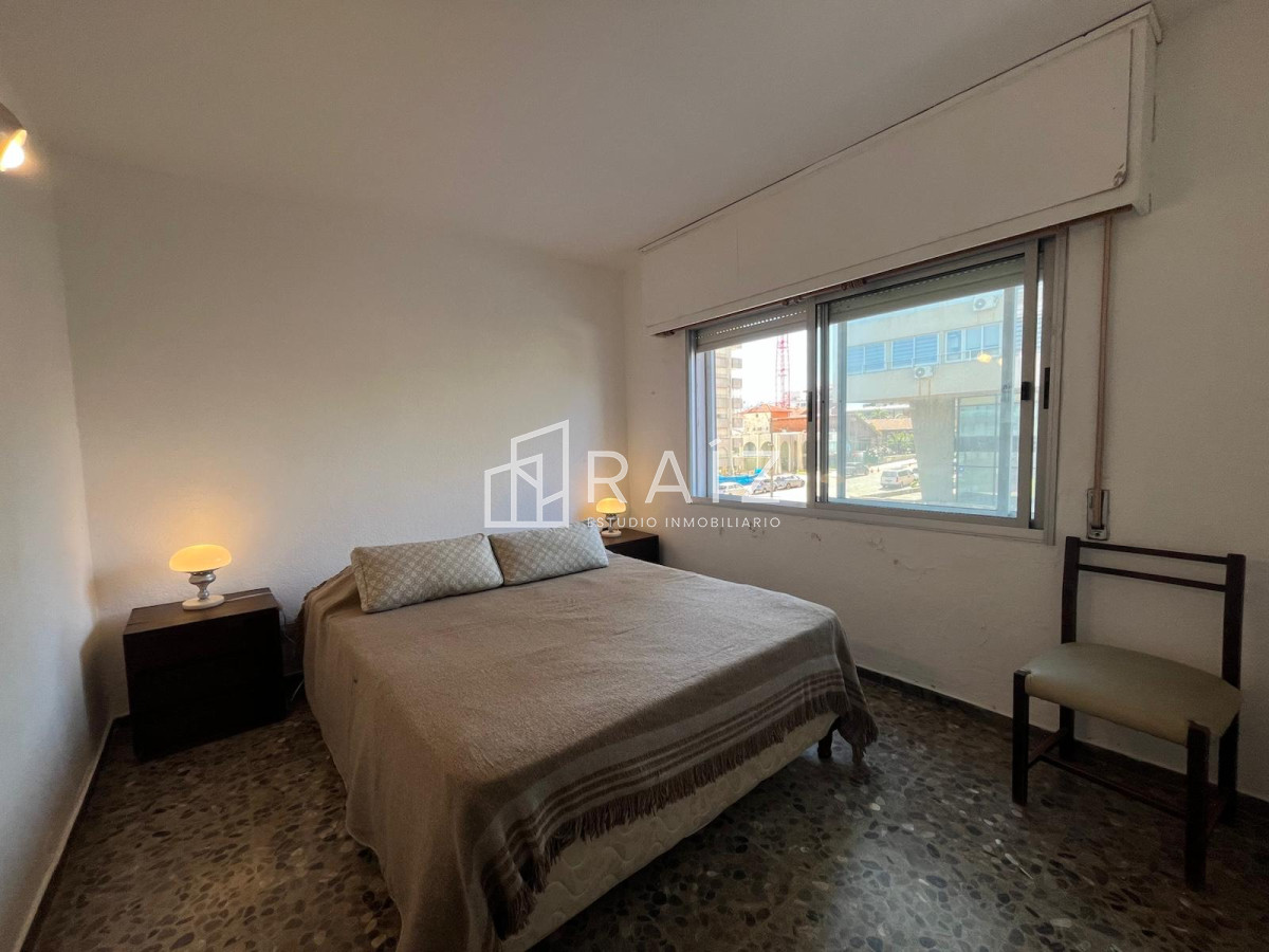 Apartamento ID.10957 - EN VENTA APARTAMENTO 1 DORMITORIO Y MEDIO PENINSULA