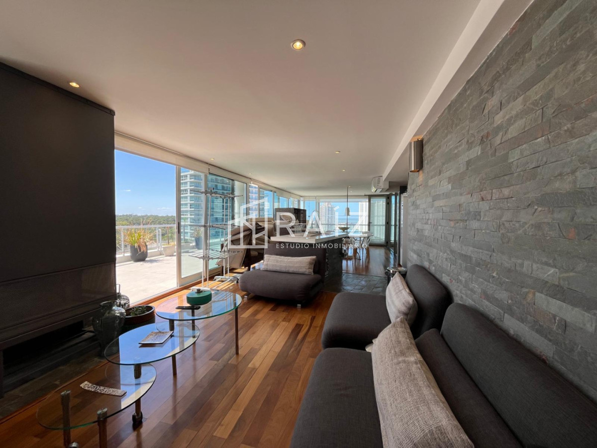 Apartamento ID.11918 - VENTA PENTHOUSE 4 DORMITORIOS BRAVA