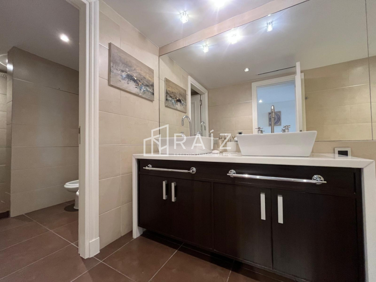 Apartamento ID.11858 - VENTA APARTAMENTO 4 DORMITORIOS + DEPENDECIA Y GYM PROPIO PLAYA BRAVA