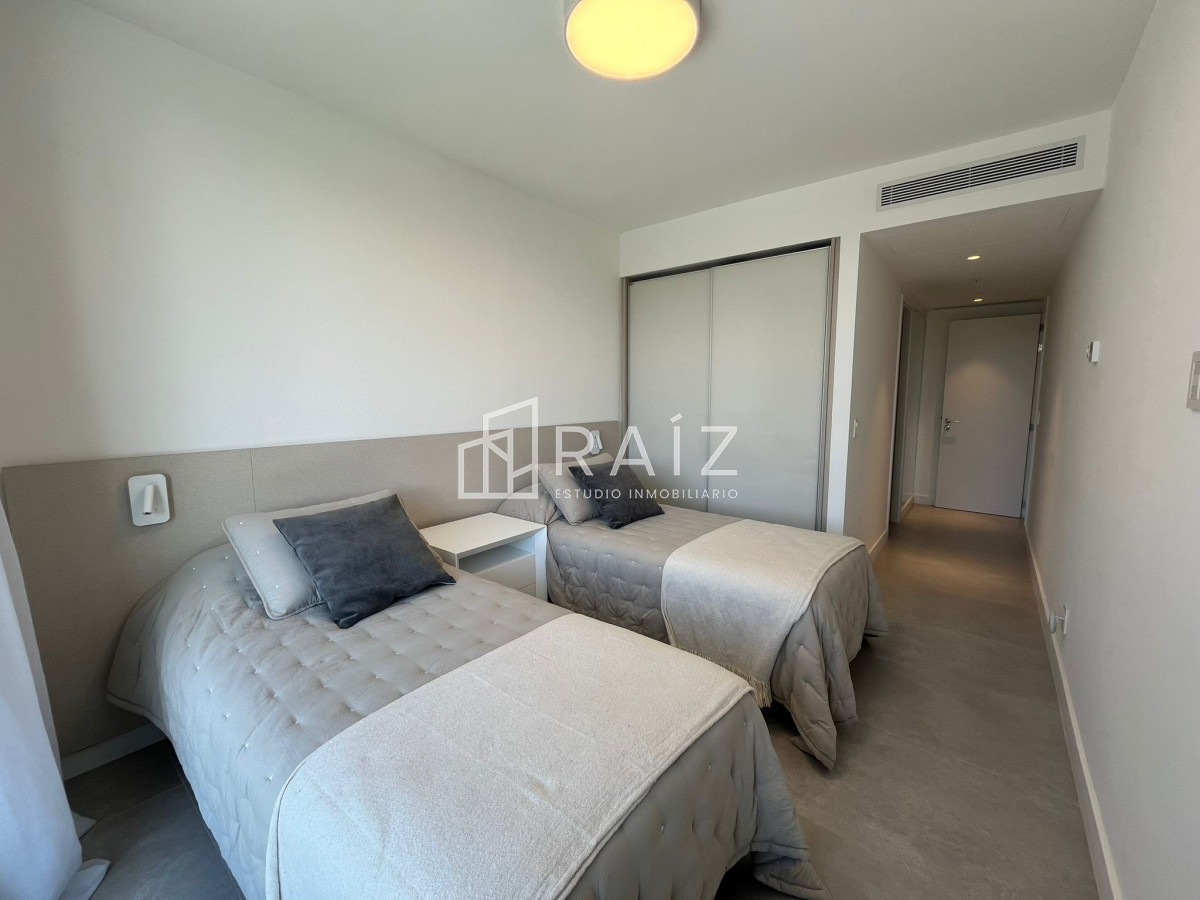 Apartamento ID.10561 - APARTAMENTO 3 DORMITORIOS ALQUILER ANUAL MANSA - EDIFICIO DE EXCELENTE CATEGORIA