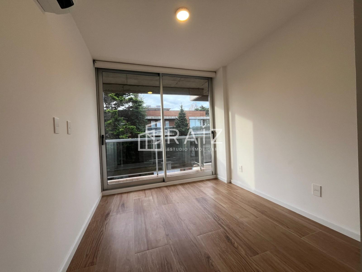 Apartamento ID.10551 - VENTA APARTAMENTO 2 DORMITORIOS MANSA-DOBLE GARAJE Y BAULERA