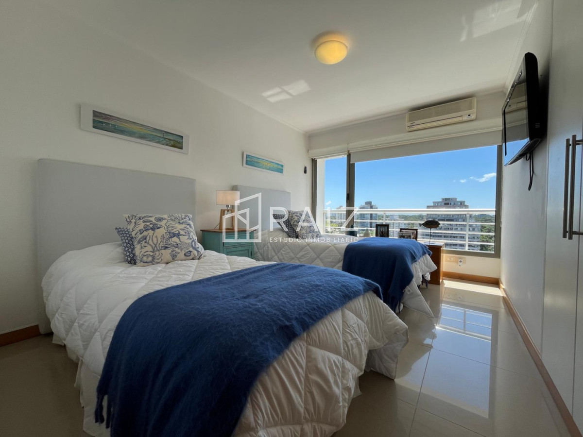 Apartamento ID.11918 - VENTA PENTHOUSE 4 DORMITORIOS BRAVA