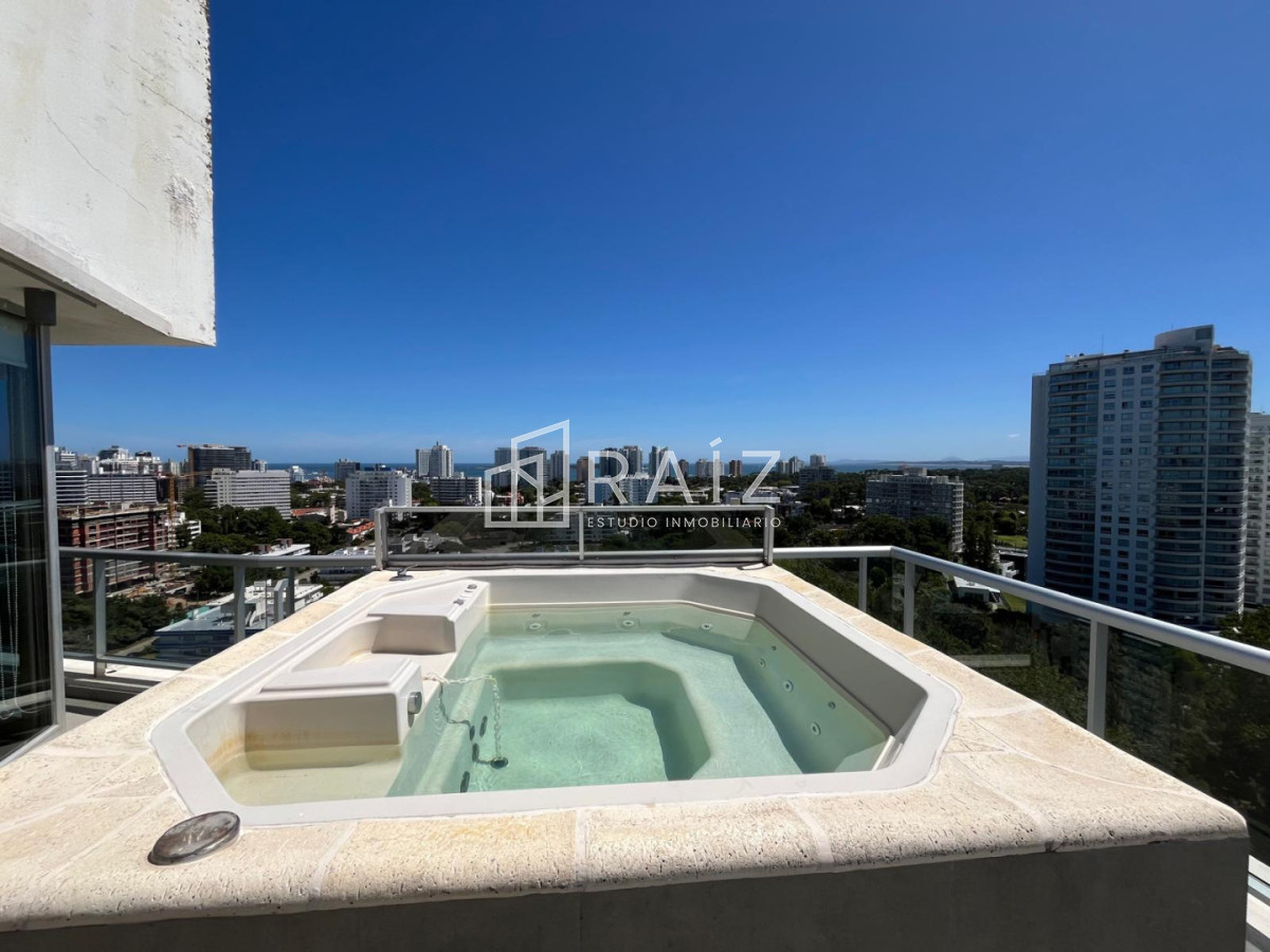 Apartamento ID.11918 - VENTA PENTHOUSE 4 DORMITORIOS BRAVA