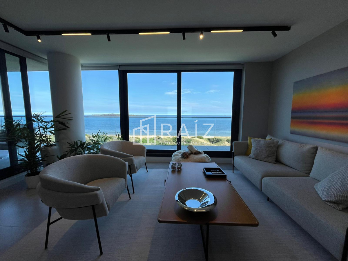 Apartamento ID.10561 - APARTAMENTO 3 DORMITORIOS ALQUILER ANUAL MANSA - EDIFICIO DE EXCELENTE CATEGORIA