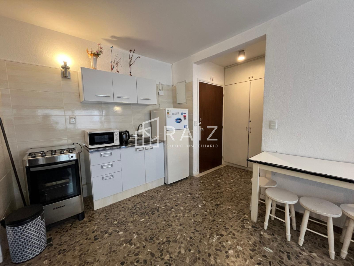 Apartamento ID.10957 - EN VENTA APARTAMENTO 1 DORMITORIO Y MEDIO PENINSULA