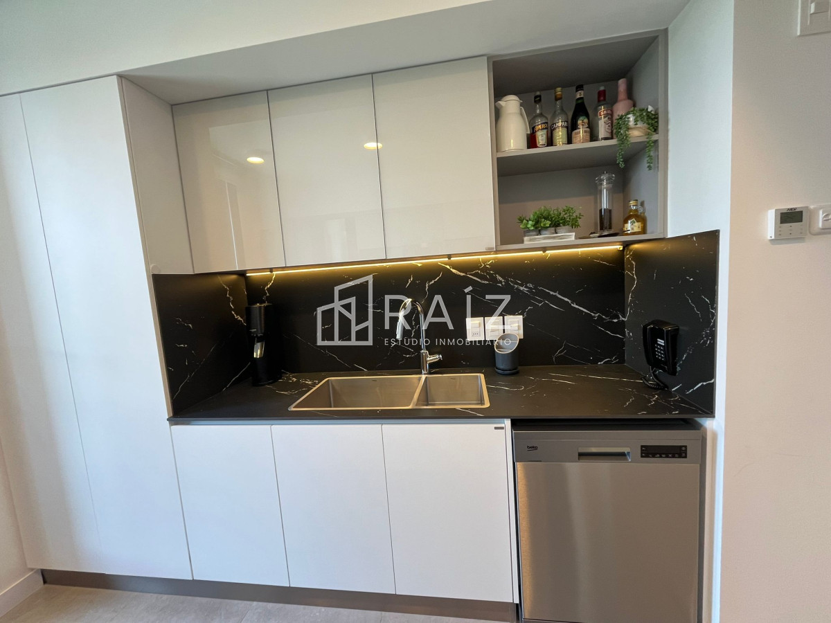 Apartamento ID.10561 - APARTAMENTO 3 DORMITORIOS ALQUILER ANUAL MANSA - EDIFICIO DE EXCELENTE CATEGORIA