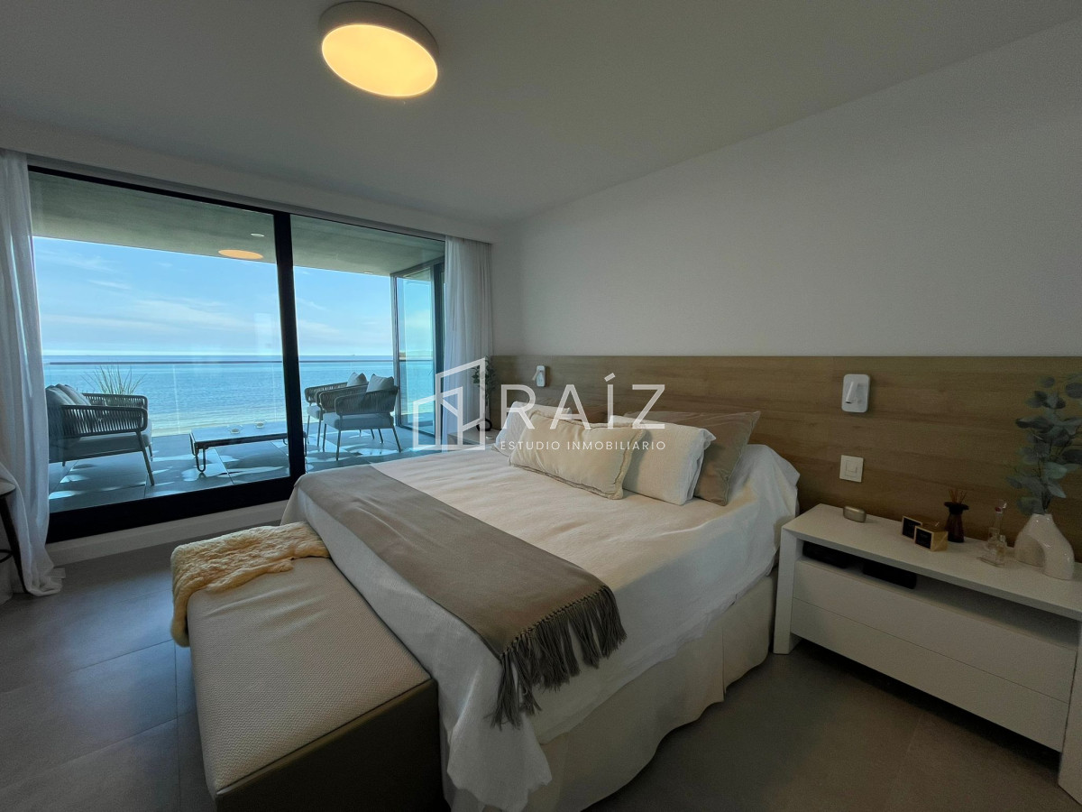 Apartamento ID.10561 - APARTAMENTO 3 DORMITORIOS ALQUILER ANUAL MANSA - EDIFICIO DE EXCELENTE CATEGORIA