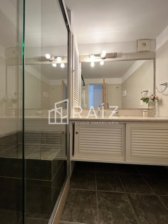 Apartamento ID.5854 - APARTAMENTO 3 DORMITORIOS Y DEPENDENCIA PRIMERA LINEA MANSA