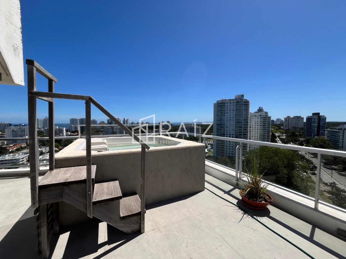 Apartamento ID.11918 - VENTA PENTHOUSE 4 DORMITORIOS BRAVA