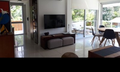 Muy lindo apartamento en playa mansa