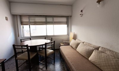 EN VENTA APARTAMENTO 1 DORMITORIO Y MEDIO PENINSULA