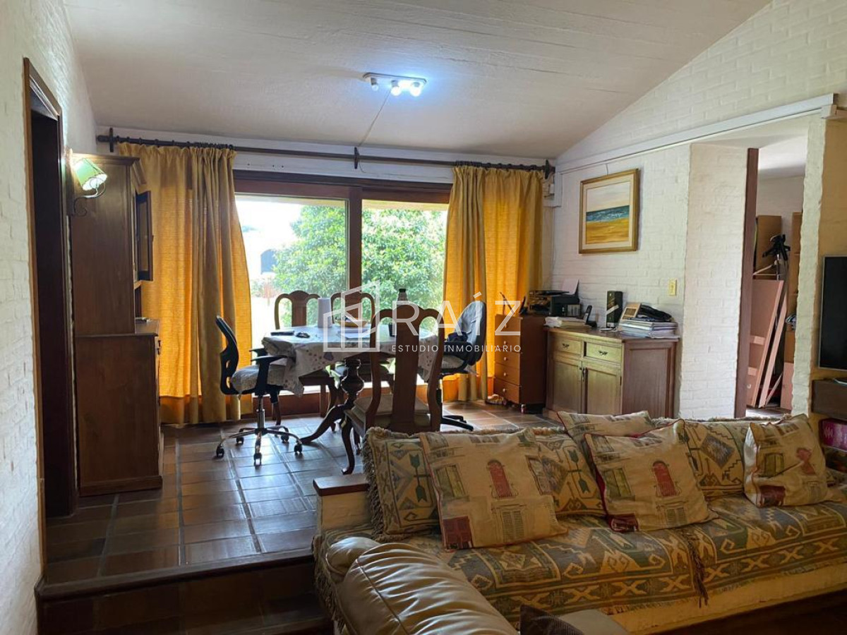 Casa ID.5646 - CASA EN VENTA 3 DORMITORIOS Y DEPENDECIA PINARES