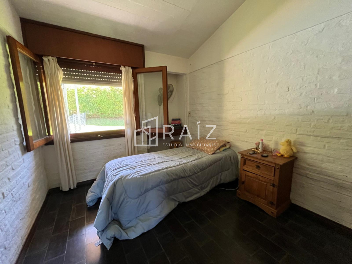 Casa ID.5646 - CASA EN VENTA 3 DORMITORIOS Y DEPENDECIA PINARES