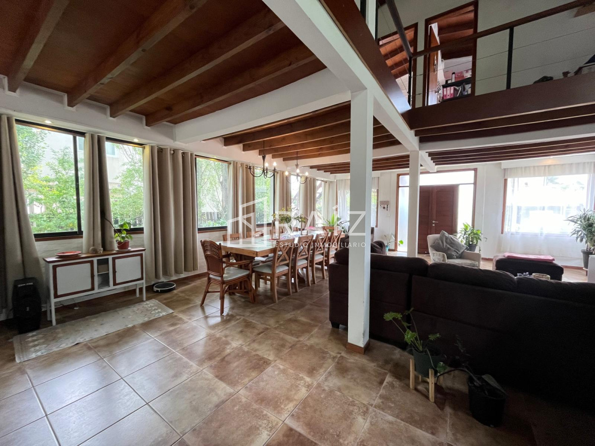 Casa ID.11202 - VENTA CASA 5 DORMITORIOS LAUSANA