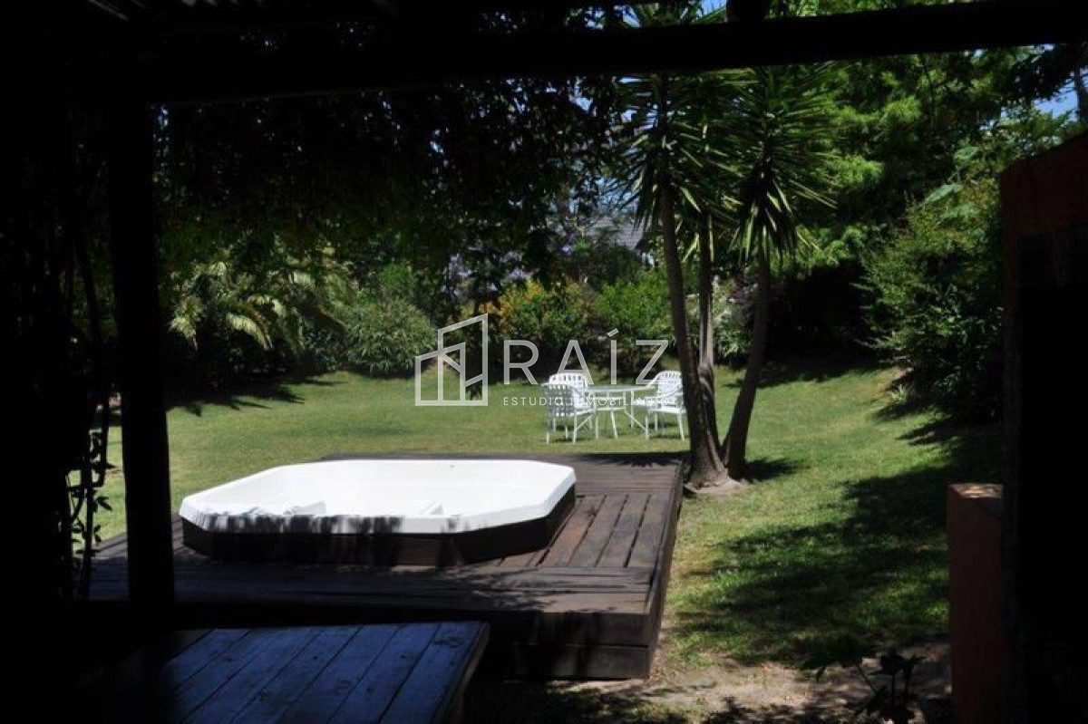 Casa ID.1867 - Casa en Punta del Este, Jardines de Córdoba