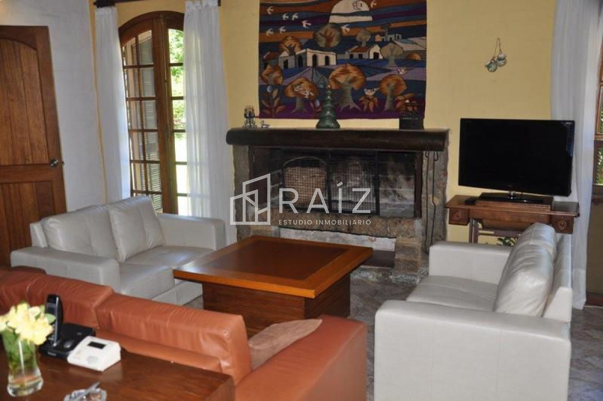 Casa ID.1867 - Casa en Punta del Este, Jardines de Córdoba